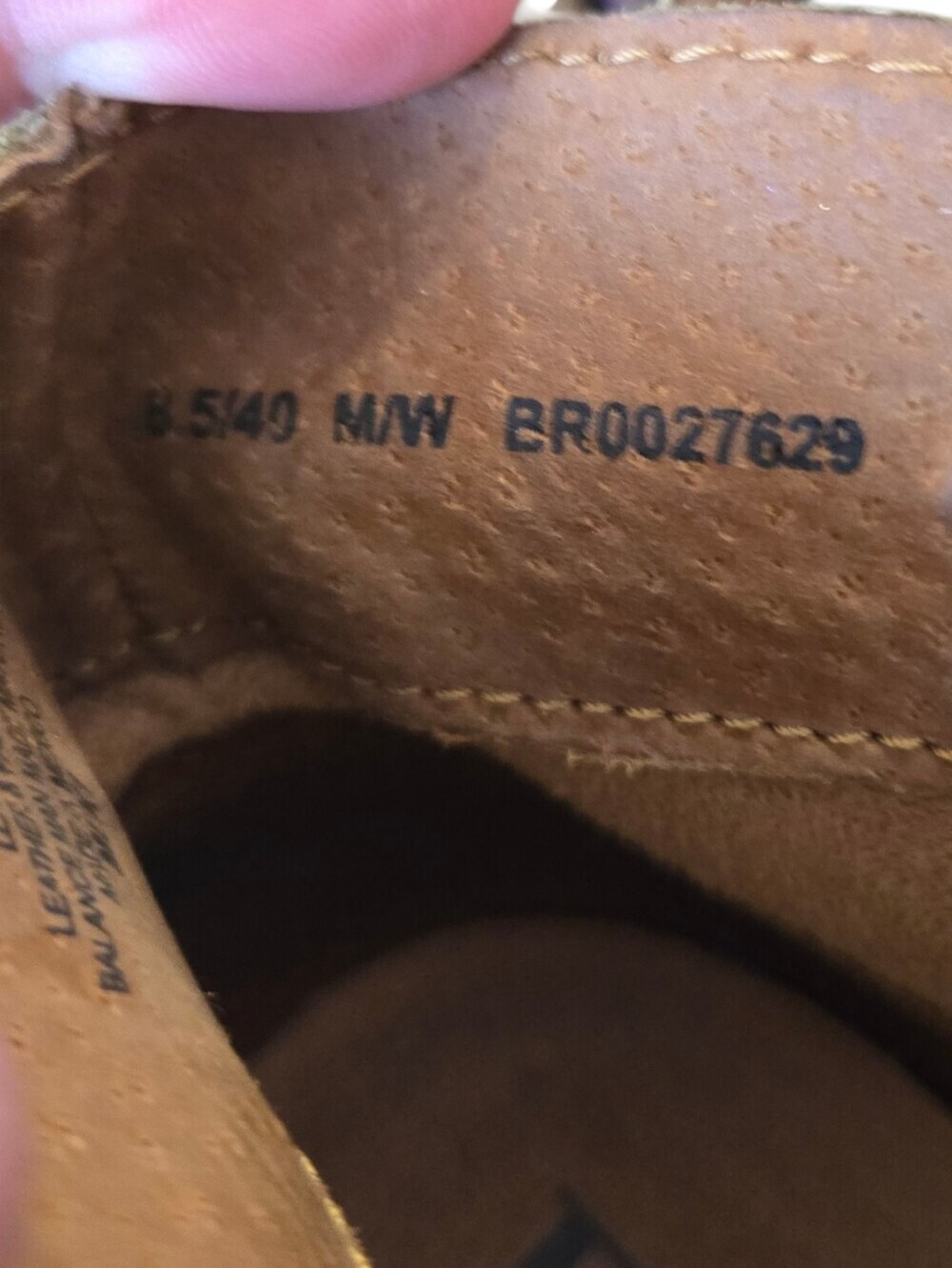 ✨ Born “Calyn” Distressed Olive Green Leather Ankle Boots – Size 8.5 ✨ - Picture 4 of 12